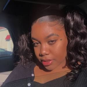 Meet your Posher, Devona